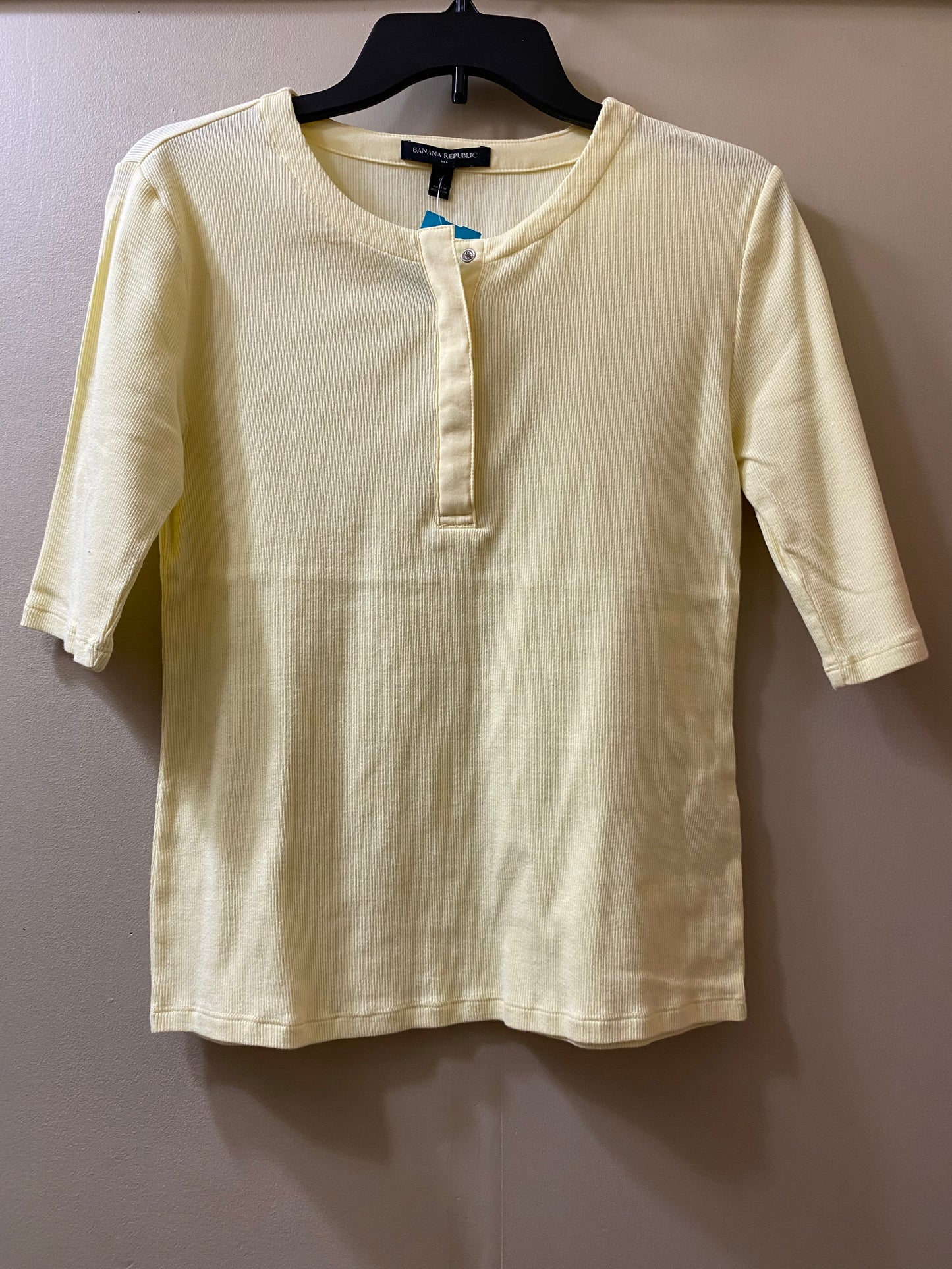 yellow Banana Republic womens top, small