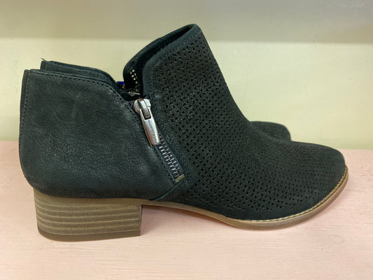 black Vince Camuto shoes, 10