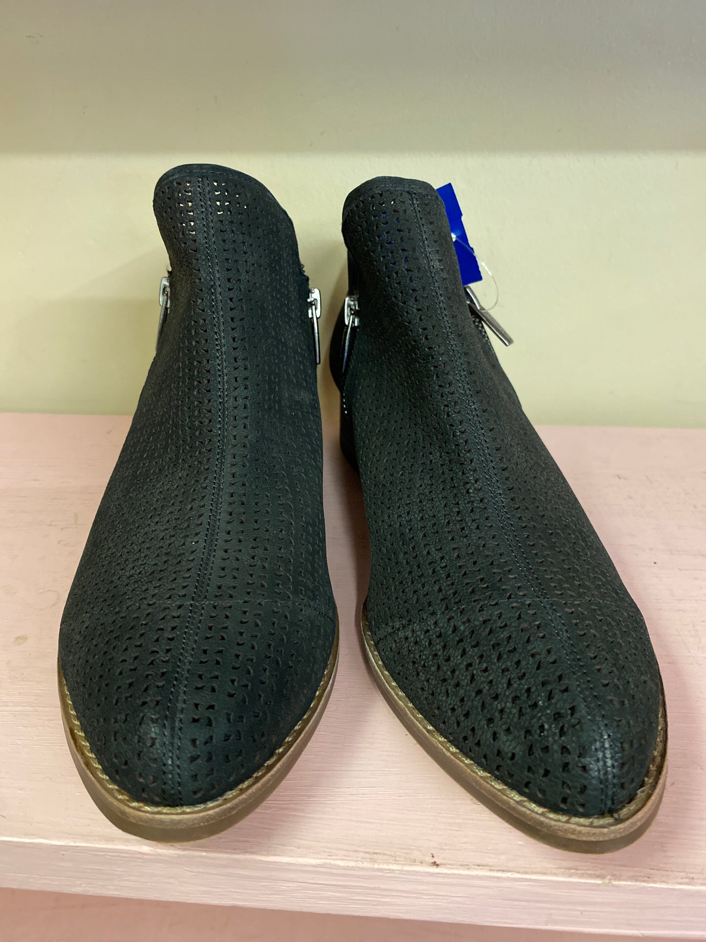 black Vince Camuto shoes, 10