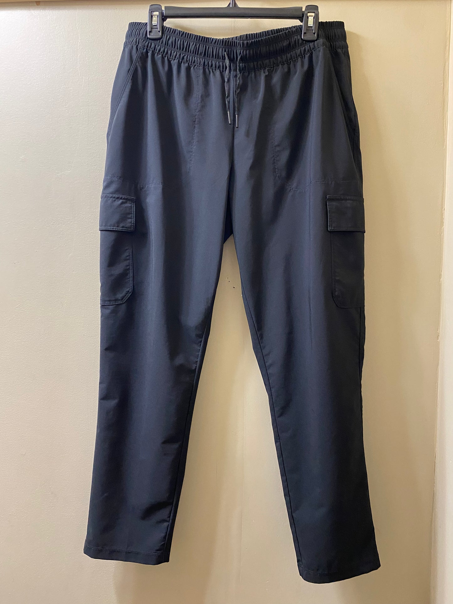 black Under Armour Athletic Pants, xs