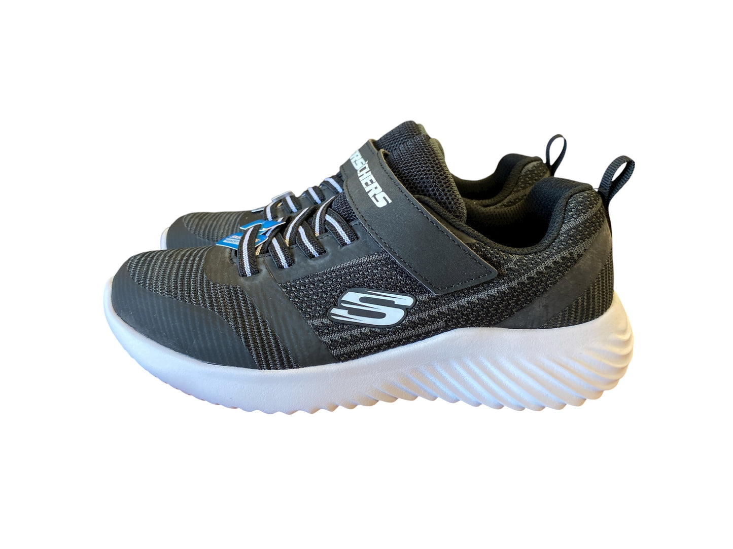 black Skechers boys sneakers, 4.5