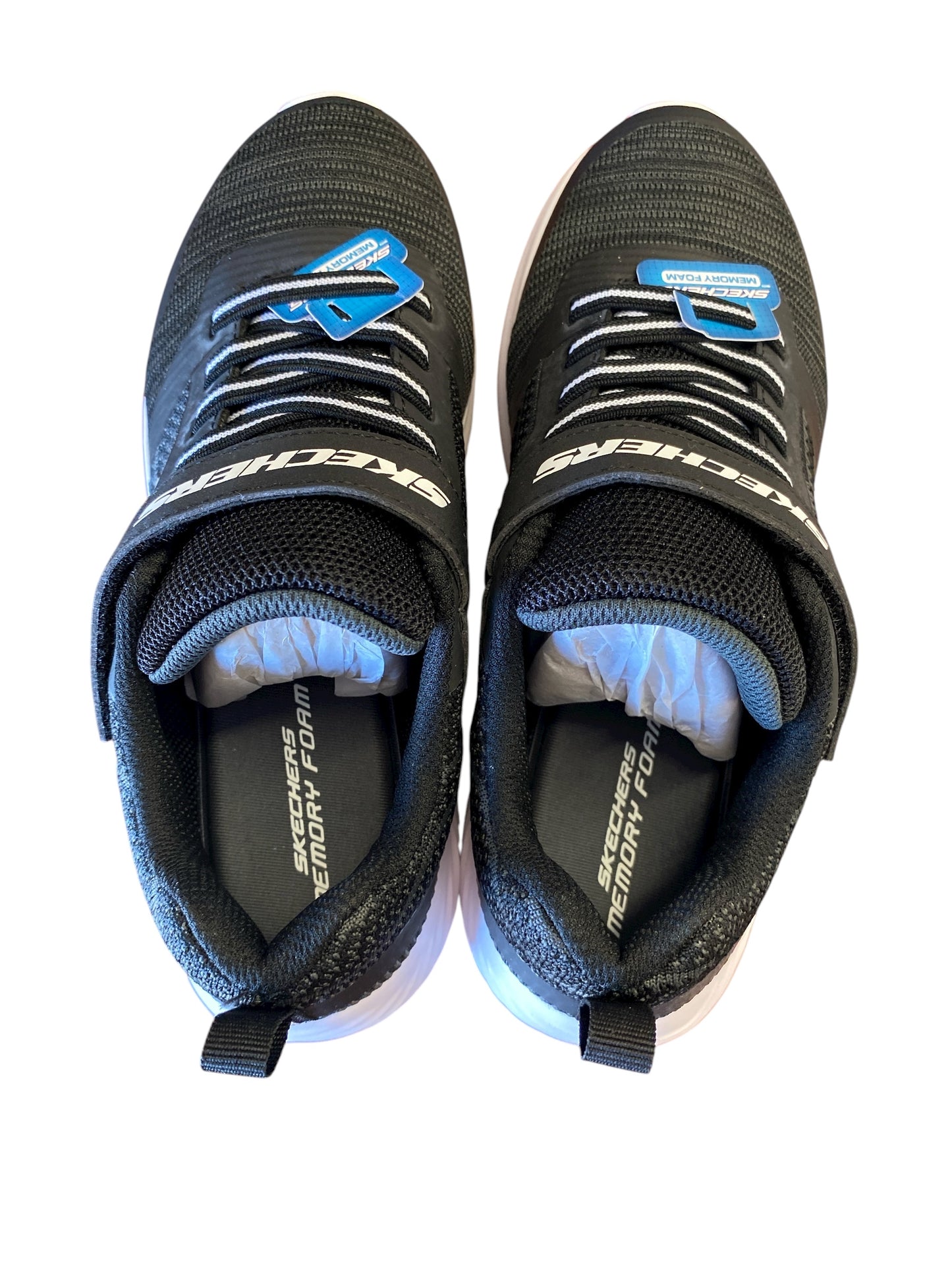 black Skechers boys sneakers, 4.5
