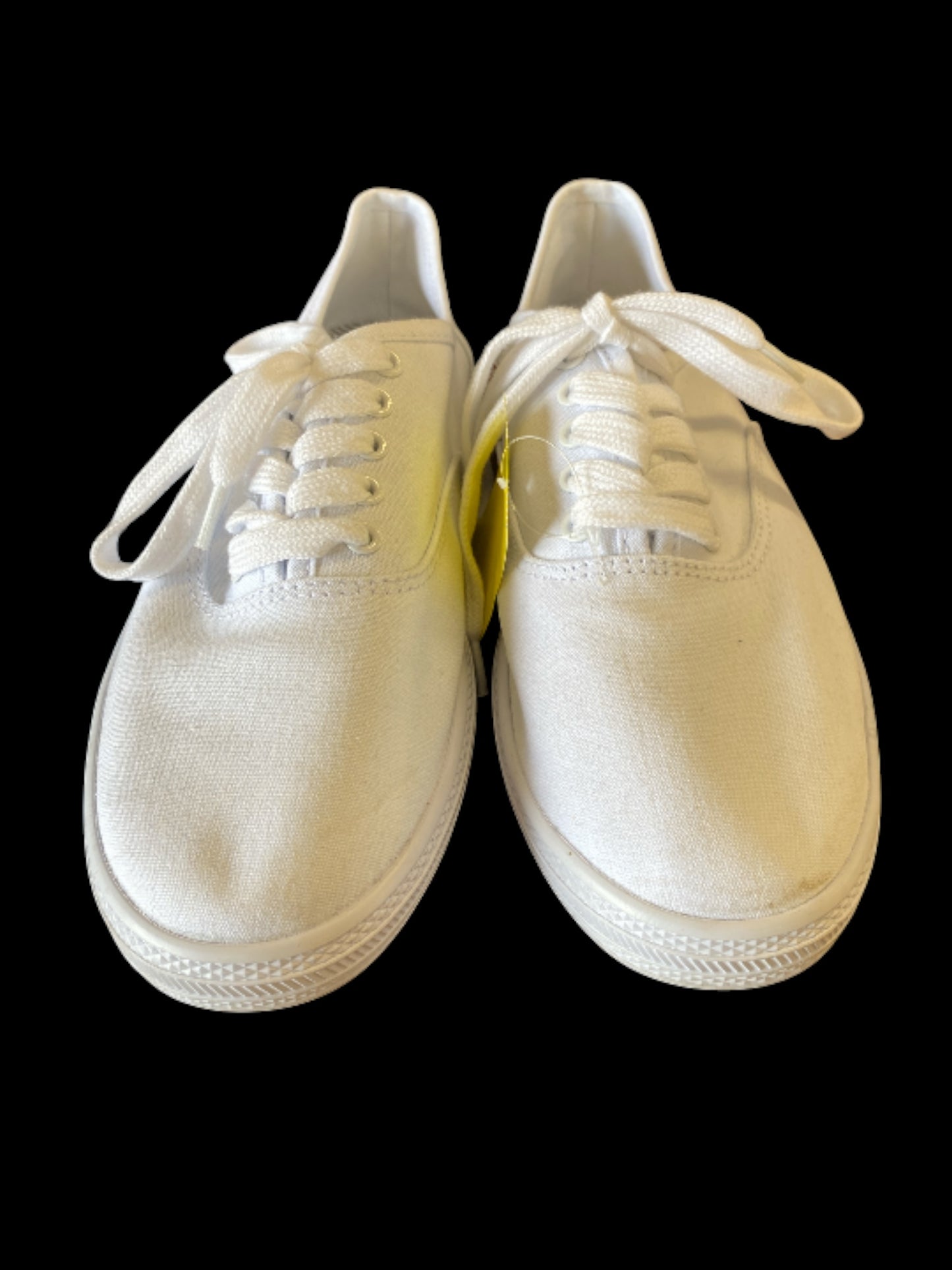white Universal Thread sneakers, 7