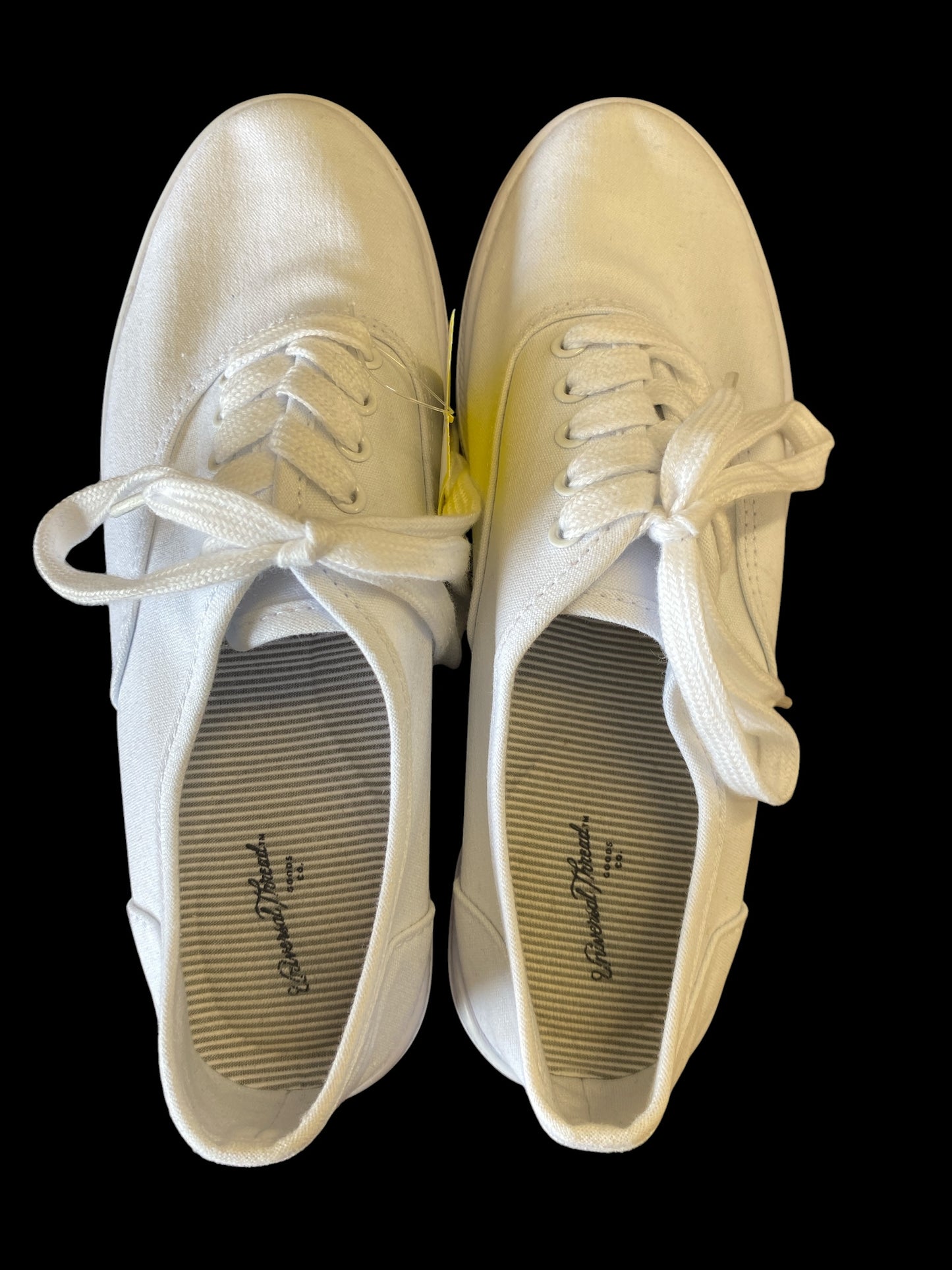 white Universal Thread sneakers, 7