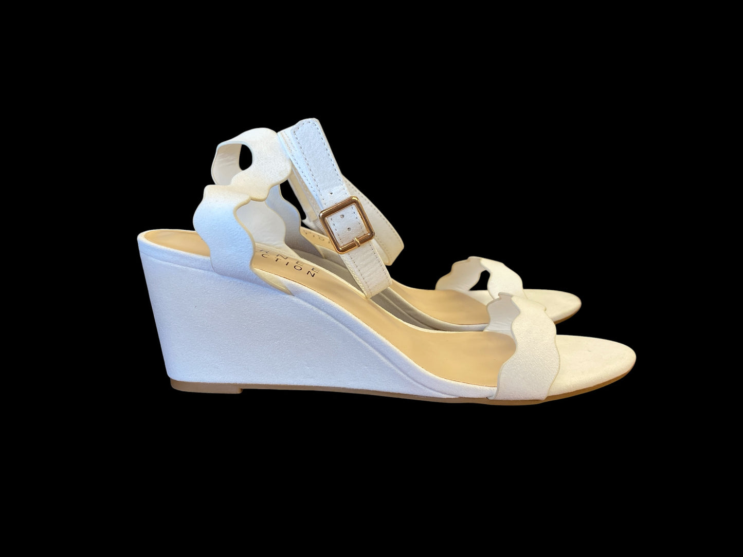 white Journee wedge heels, 9