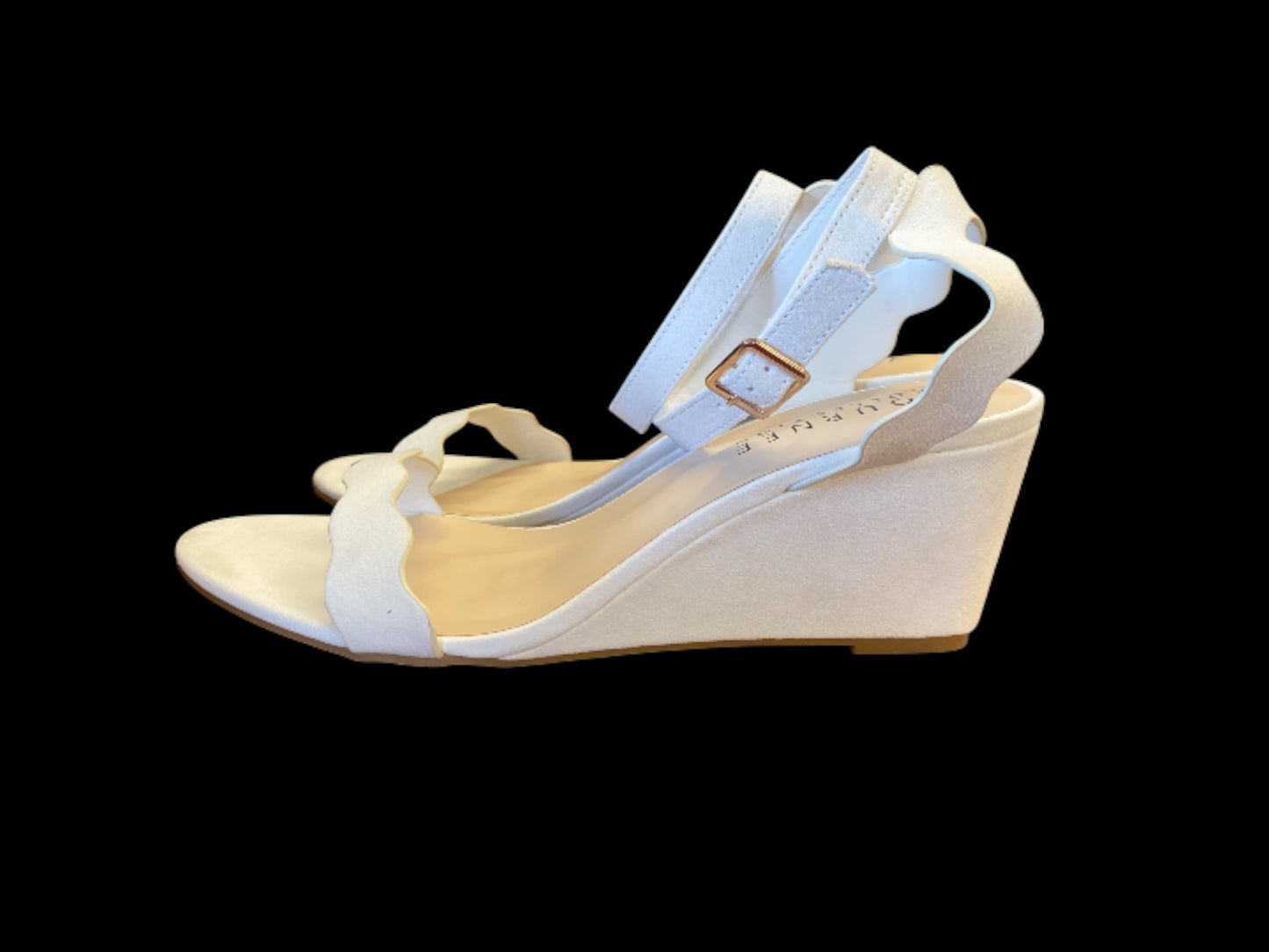 white Journee wedge heels, 9